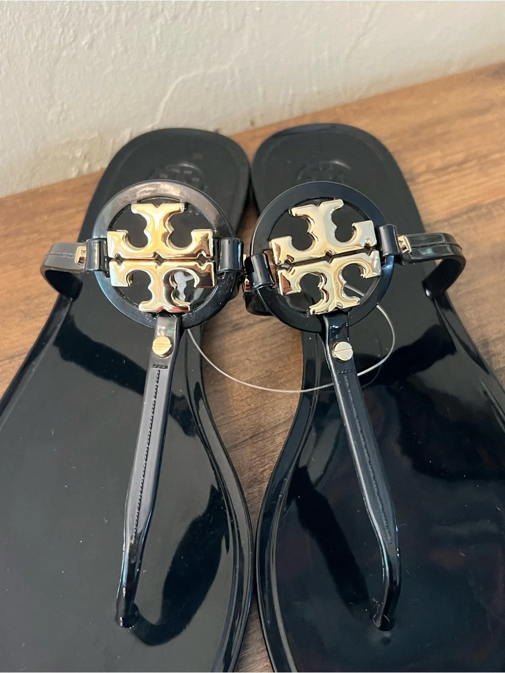 New Tory Burch Mini Miller Jelly Thong Sandal Black/Gold Size 10 $125